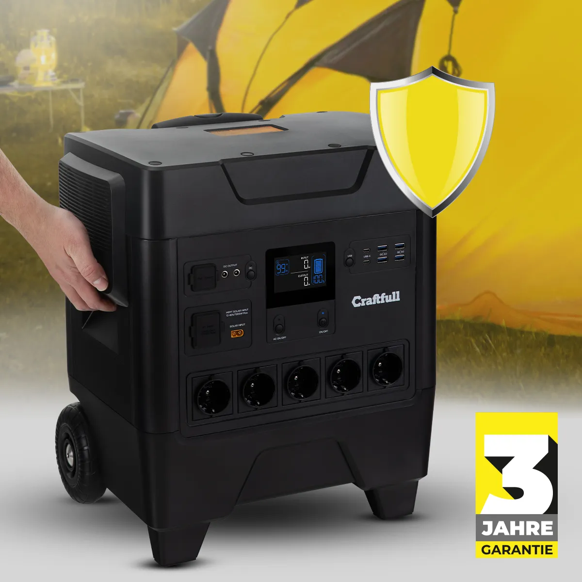 Dank Batteriemanagementsystem perfekt geschützt Hand schiebt die Powerstation von Craftfull dank des Griffs vorwärts